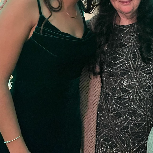 Revelry Skye Velvet Emerald Bridesmaid - Picture 2 of 2